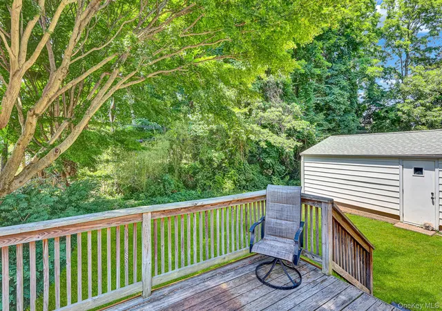 3rd image of 19 Poplar Pl, Glen Cove, NY 11542 | MLS# 1017152