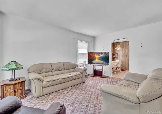 4th image of 19 Poplar Pl, Glen Cove, NY 11542 | MLS# 1017152
