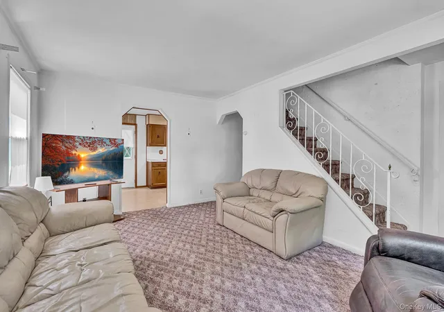 5th image of 19 Poplar Pl, Glen Cove, NY 11542 | MLS# 1017152