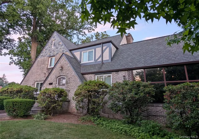 1st image of 294 Lincoln Ave, New Rochelle, NY 10801 | MLS# 1017184