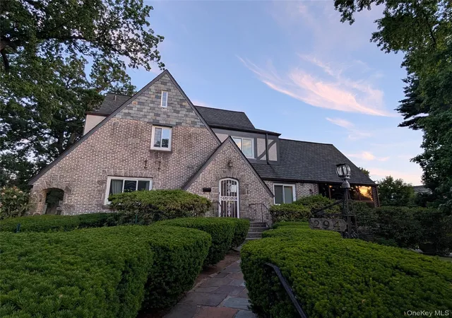 2nd image of 294 Lincoln Ave, New Rochelle, NY 10801 | MLS# 1017184