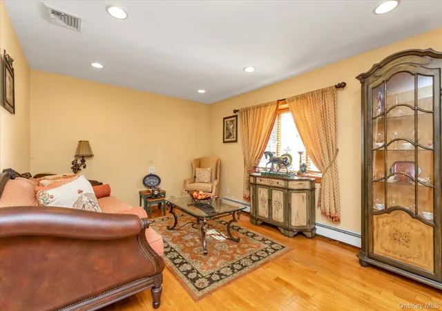 Photo 3 of Sale Pending at 2 East Ct, Oyster Bay, NY 11714 | MLS# 1017191 | Listing updated on 2026-08-07