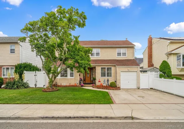 2nd image of 4382 New York Ave, Hempstead, NY 11558 | MLS# 1017193