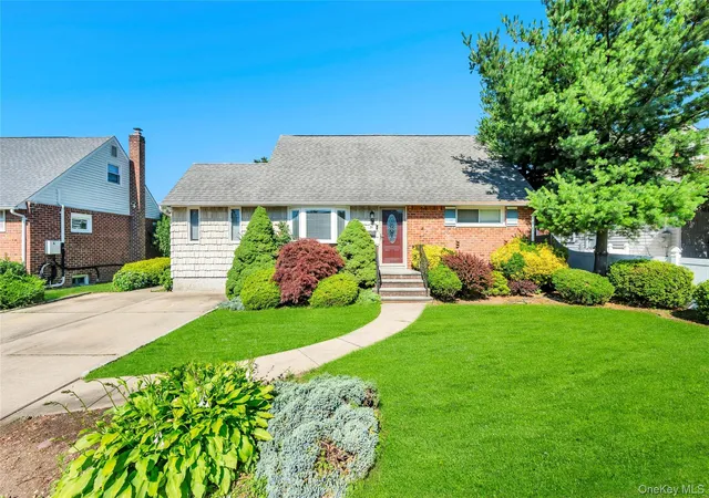 Homes for sale in Oyster Bay, NY | 34 Oak St, Oyster Bay, NY 11801 | MLS# 1017199