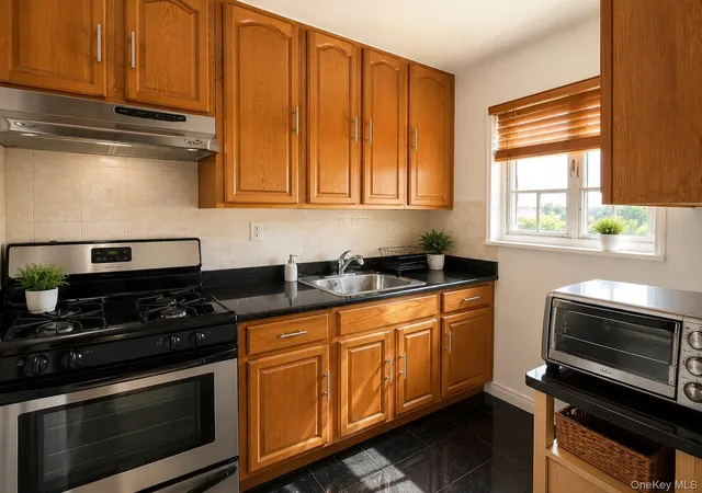 Photo 3 of House for sale at 221-51 Manor Rd #Upper, New York, NY 11427 | MLS# 1017206 | Listing updated on 2026-10-02