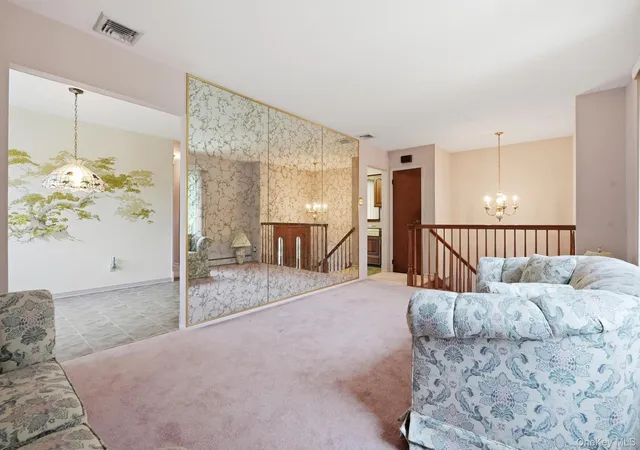 Photo 3 of Sale Pending at 6 N Park Dr, Oyster Bay, NY 11758 | MLS# 1017220 | Listing updated on 2026-08-06