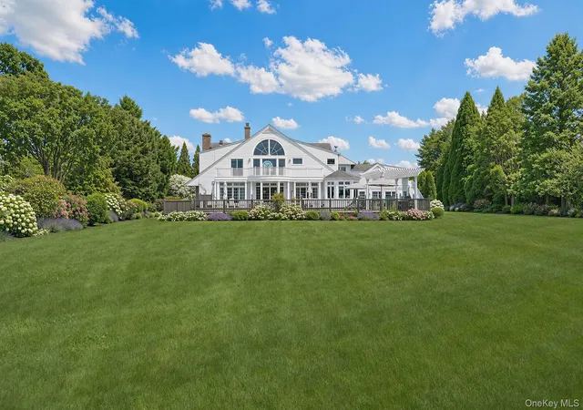 4th image of 59 Farm Field Rd, Bridgehampton, NY 11932 | MLS# 1017240