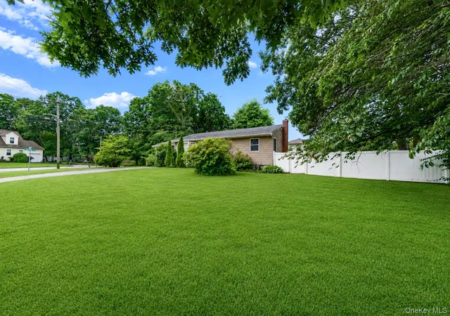 2nd image of 2 Amarr Dr, Brookhaven, NY 11967 | MLS# 1017292