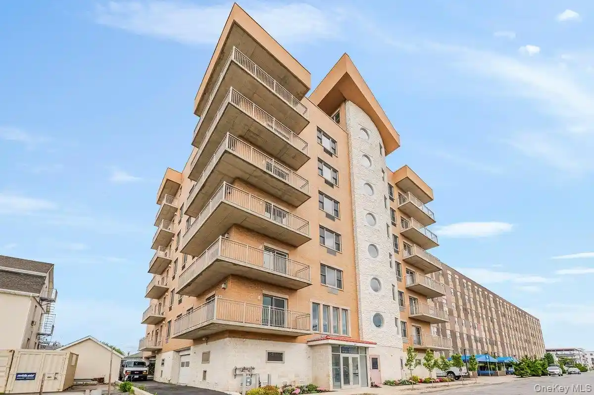 Listing Photo 1 - Condo for sale in 661 W Broadway located at 661 W Broadway, Long Beach, NY 11561 - Unit #304