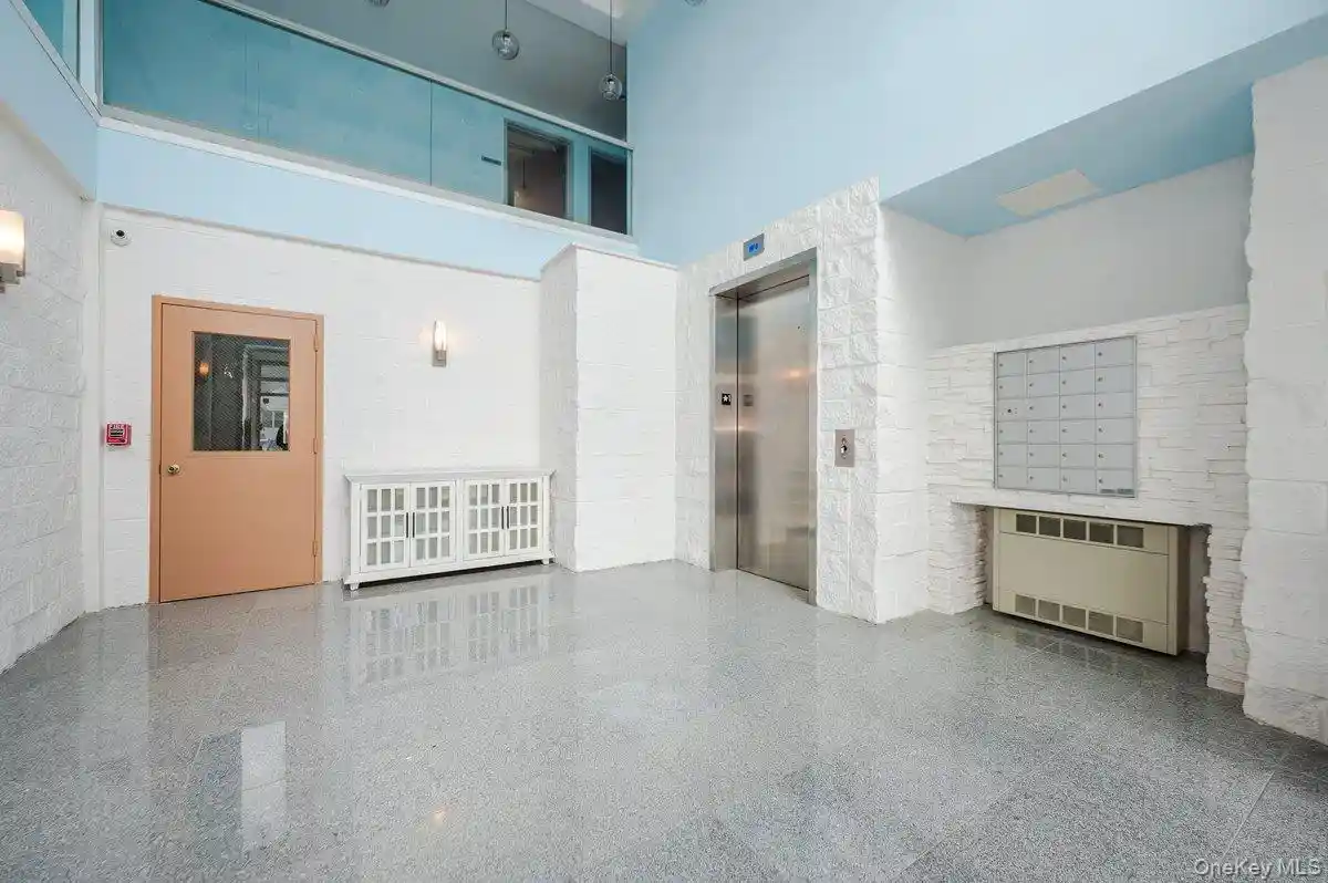 Listing Photo 2 - Condo for sale in 661 W Broadway located at 661 W Broadway, Long Beach, NY 11561 - Unit #304