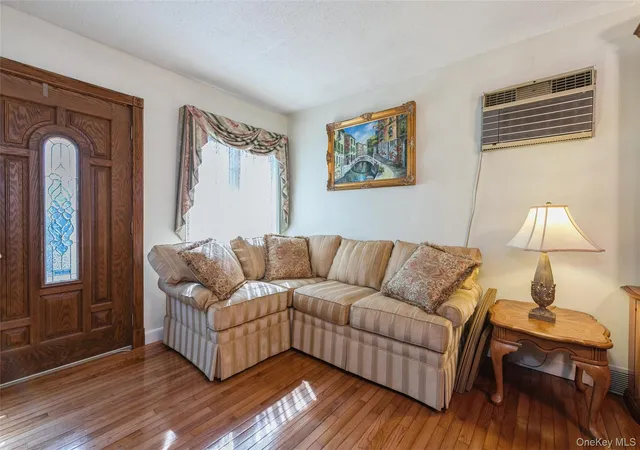 Photo 4 of Single family home for sale at 16 Devon St, Hempstead, NY 11563 | MLS# 1017315 | Listing updated on 2026-10-05