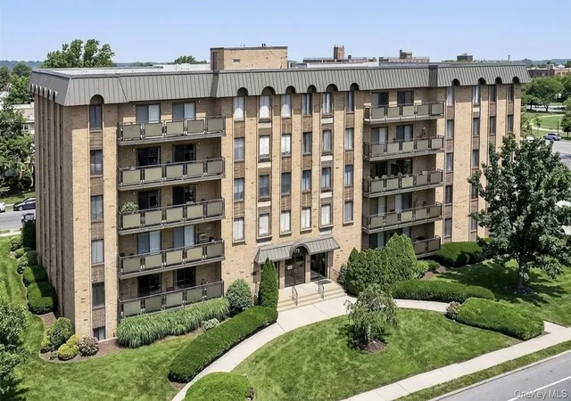 Homes for sale in North Hempstead, NY | 175 Maple Ave #4D, North Hempstead, NY 11590 | MLS# 1017320