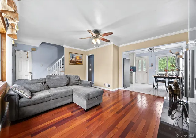 2nd image of 110 Briarcliff Rd, North Hempstead, NY 11590 | MLS# 1017330