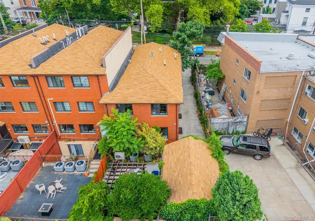Listing Photo 5 - Condo for sale in building located at 12-10 27th Ave, New York, NY 11102