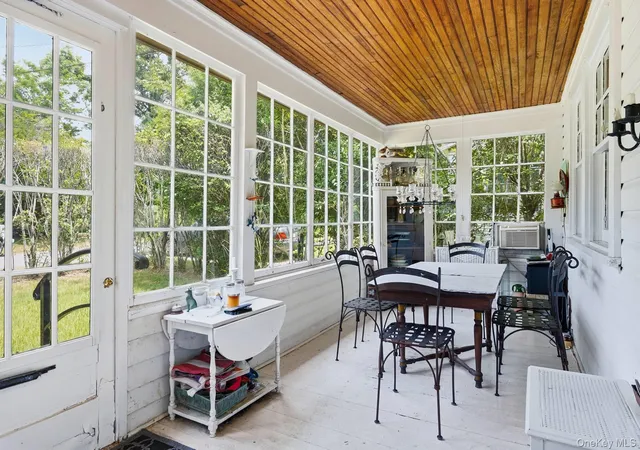 Photo 3 of Single family home for sale at 30 Edgemere Dr, Southampton, NY 11968 | MLS# 1017347 | Listing updated on 2026-09-13