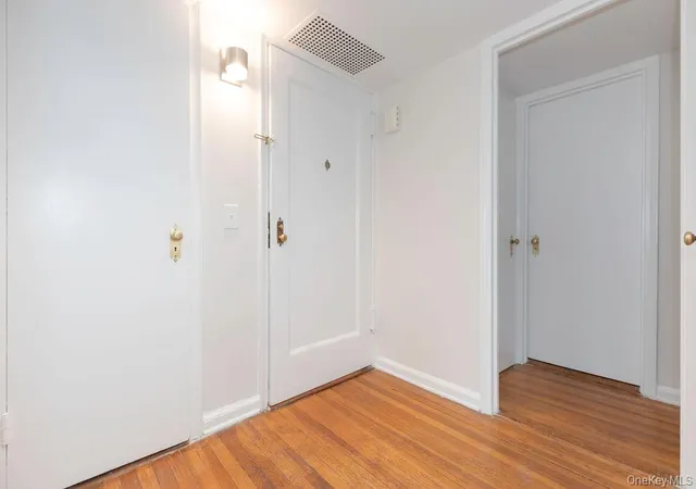 4th image of 1344 Midland Ave #3E, Bronxville, NY 10708 | MLS# 1017359