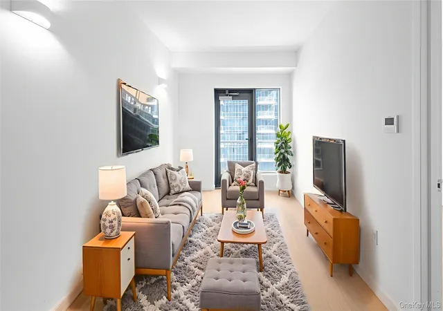 4th image of 3371 Prince St, New York, NY 11354
