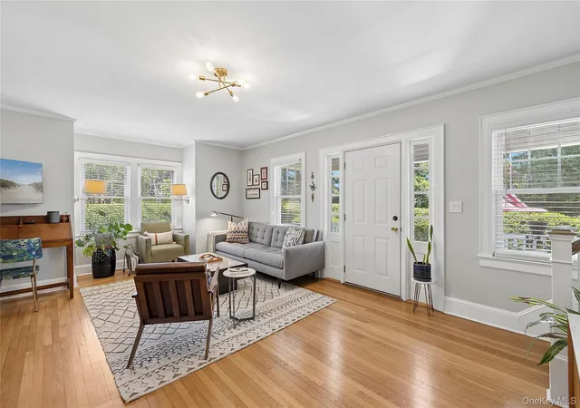 4th image of 1472 Middle Neck Rd, North Hempstead, NY 11050 | MLS# 1017361