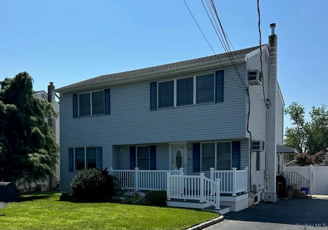 Photo 2 of Single family home for sale at 54 17th Street, West Babylon, NY 11704 | MLS# 1017374 | Listing updated on 2026-09-24