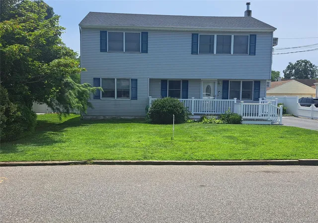 27th image of 546 17th St, West Babylon, NY 11704 | MLS# 1017374