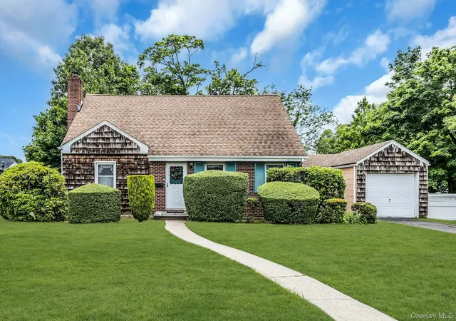 Photo 1 of Sale Pending at 2 Cliff Rd, Merrick, NY 11566 | MLS# 1017387 | Listing updated on 2026-08-15