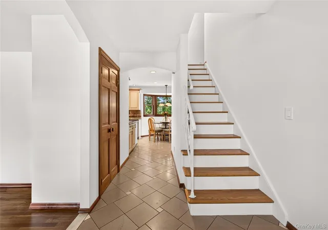 Photo 4 of Single family home for sale at 7 Overlook Rd, Greenburgh, NY 10522 | MLS# 1017400 | Listing updated on 2026-08-02