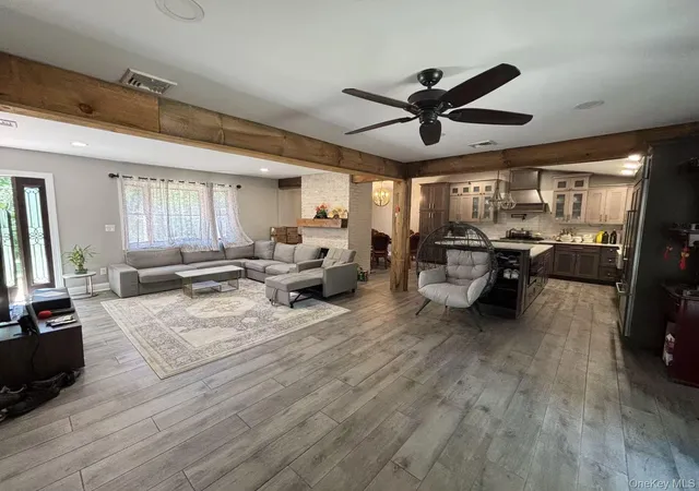 Photo 3 of Single family home for sale at 45 Croft Ln, Smithtown, NY 11787 | MLS# 1017406 | Listing updated on 2026-08-23
