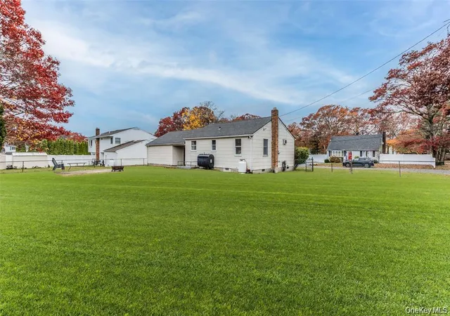 14th image of 141 Wendy Dr, Holtsville, NY 11742 | MLS# 1017408