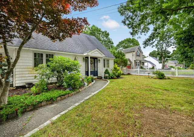 Photo 4 of Single family home for sale at 125 Keller Dr, Brookhaven, NY 11950 | MLS# 1017411 | Listing updated on 2026-09-25