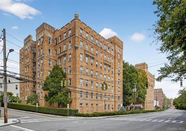 Homes for sale in Yonkers, NY | 219 Bronx River Rd #2L, Yonkers, NY 10704 | MLS# 1017483