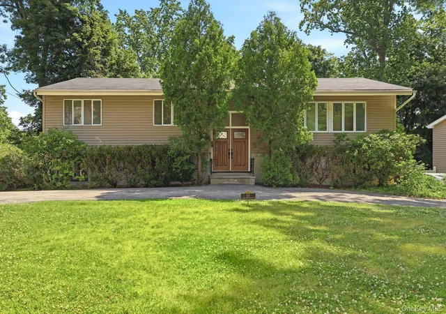 2nd image of 69 Crawford Ter, New Rochelle, NY 10804 | MLS# 1017496