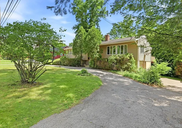 3rd image of 69 Crawford Ter, New Rochelle, NY 10804 | MLS# 1017496