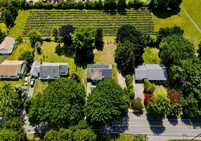 4th image of 725 Peconic Ln, Southold, NY 11958 | MLS# 1017498