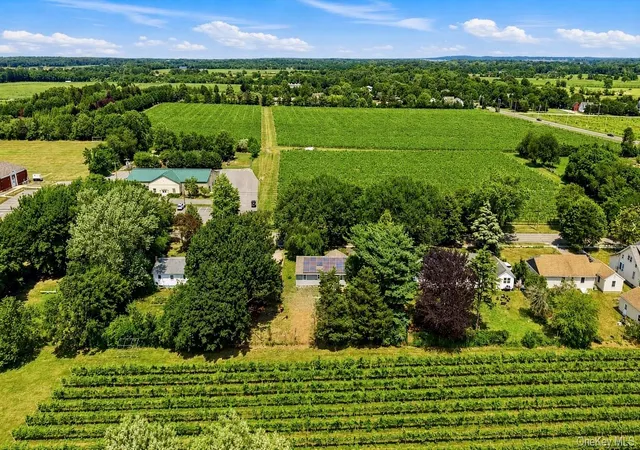 5th image of 725 Peconic Ln, Southold, NY 11958 | MLS# 1017498