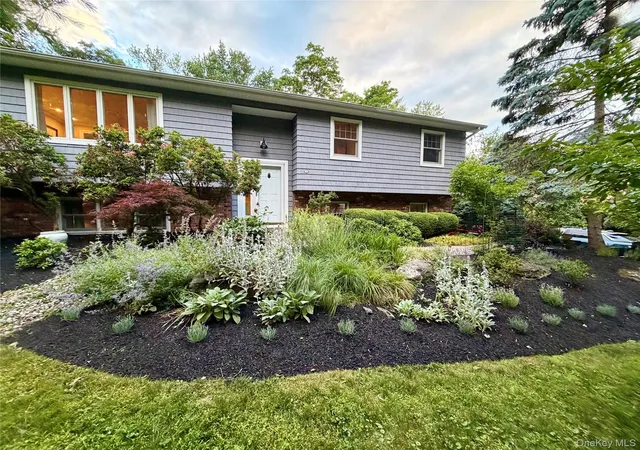 Homes for sale in Clarkstown, NY | 94 Hess Rd, Clarkstown, NY 10989 | MLS# 1017511
