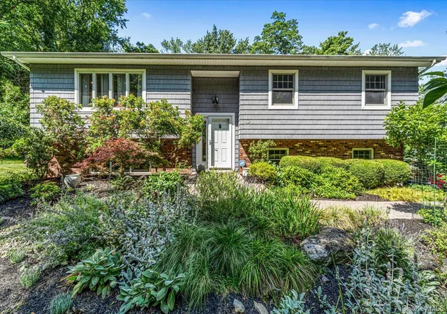 Homes for sale in Clarkstown, NY | 94 Hess Rd, Clarkstown, NY 10989 | MLS# 1017511
