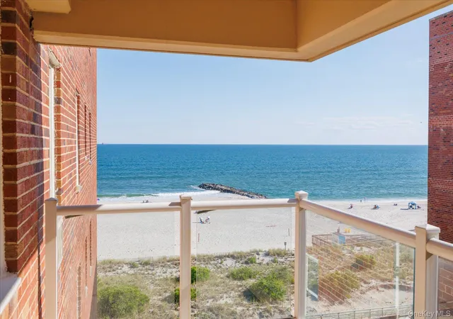Homes for sale in Long Beach, NY | 370 W Broadway #5W, Long Beach, NY 11561 | MLS# 1017518