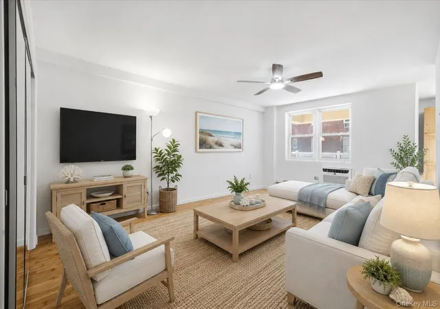 Homes for sale in Long Beach, NY | 370 W Broadway #5W, Long Beach, NY 11561 | MLS# 1017518