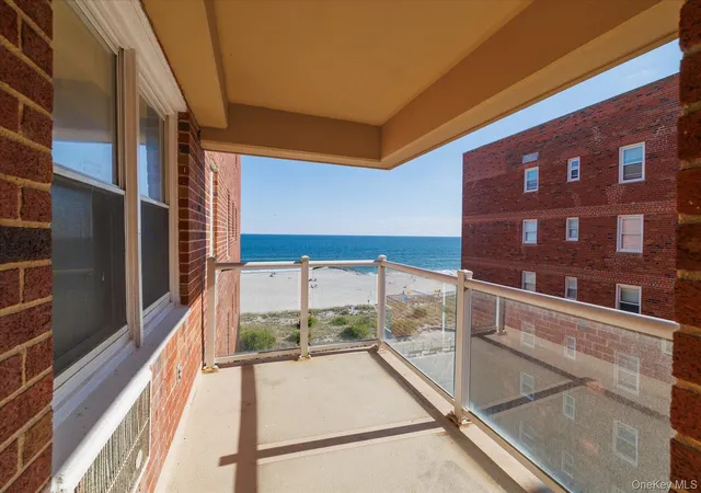 Homes for sale in Long Beach, NY | 370 W Broadway #5W, Long Beach, NY 11561 | MLS# 1017518