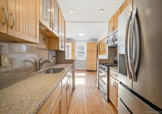 Homes for sale in Long Beach, NY | 370 W Broadway #5W, Long Beach, NY 11561 | MLS# 1017518