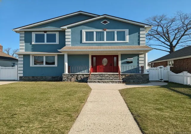 Photo 1 of Sale Pending at 267 Seidman Pl, Hempstead, NY 11010 | MLS# 1017519 | Listing updated on 2026-08-27