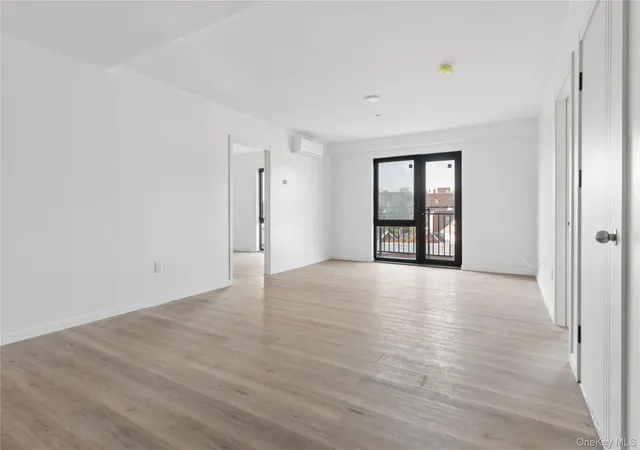2nd image of 70-25 Queens Blvd #7H, New York, NY 11377 | MLS# 1017527