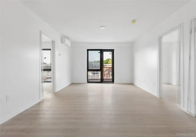 3rd image of 70-25 Queens Blvd #7H, New York, NY 11377 | MLS# 1017527