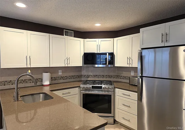 Photo 3 of Condo for sale at 99 Eagle Ridge Way, Clarkstown, NY 10954 | MLS# 1017533 | Listing updated on 2026-08-26