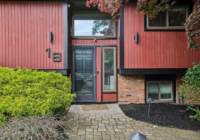 2nd image of 18 Pippen Pl, New City, NY 10956 | MLS# 1017540