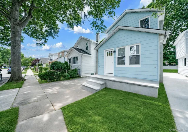 Photo 3 of Single family home for sale at 532 Washington Ave, Hempstead, NY 11552 | MLS# 1017555 | Listing updated on 2026-10-08