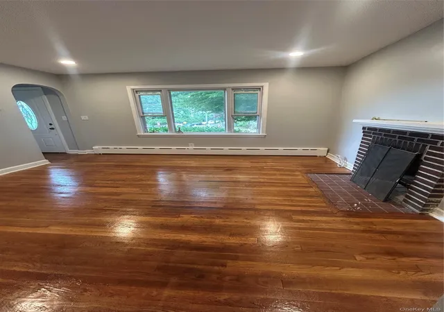Photo 3 of Sale Pending at 207 Morsemere Ave, Yonkers, NY 10703 | MLS# 1017565 | Listing updated on 2026-08-14