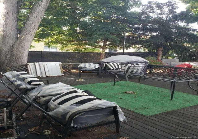 2nd image of 715 County Line Rd, Babylon, NY 11701 | MLS# 1017567