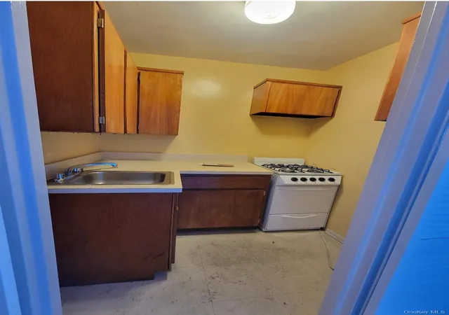 4th image of The Avalon, New York, NY 11432