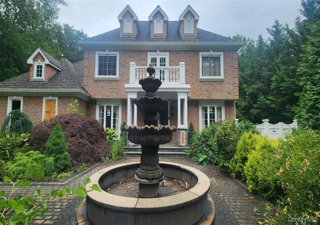 1st image of 7 Arista Ct, Dix Hills, NY 11746 | MLS# 1017578